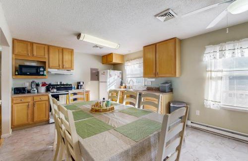Caine Woods House | 416 - 141st St