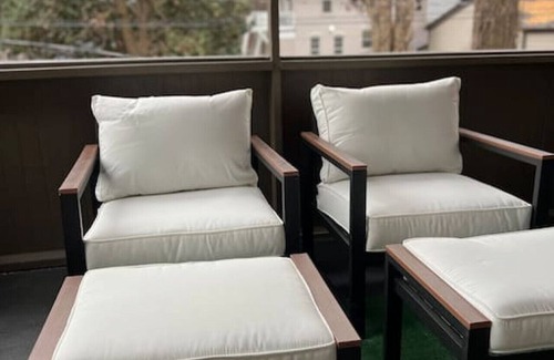 Old Louisville Apartment | 416 #2 · Stellar Suites | Modern Farmhouse Apt | StJames Ct