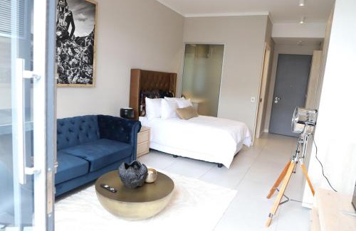 Menlyn Apartment | 418 menlyn Maine trilogy