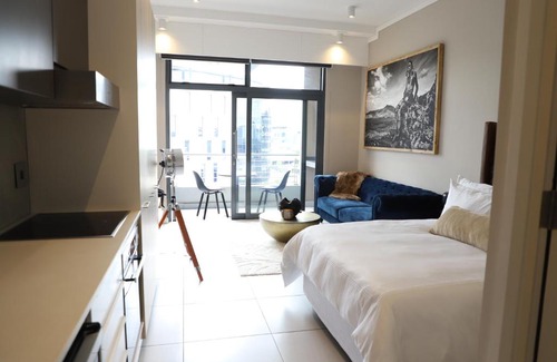 Menlyn Apartment | 418 Menlyn Maine Trilogy