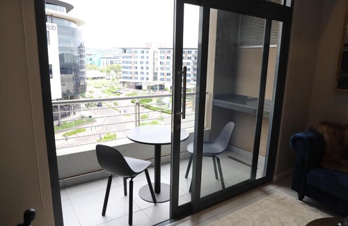 Menlyn Apartment | 418 Menlyn Maine Trilogy