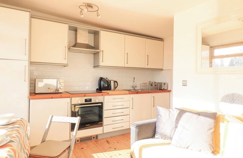 Dartmouth Cottage | 418 Norton Park