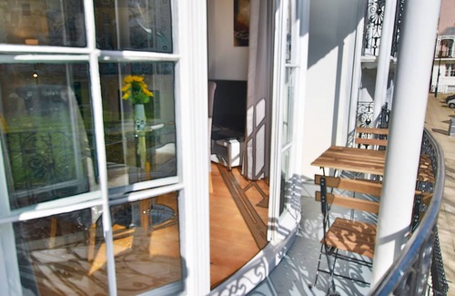 Hastings Apartment | 41B Wellington Suites