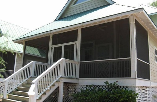 Saint Helena Island Cottage | 42 Davis Love Drive - New to VRBO! Resort Access Included!