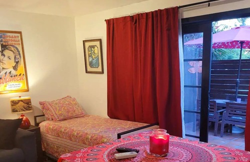 View Park-Windsor Hills Apartment | 420 Friendly Sweet Lil' Guesthouse by Sofi & LAX