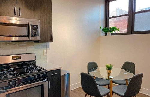 Near South Side Apartment | 420 friendly cutest 1br/1ba with optional parking/sleeps 4