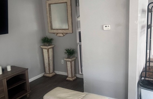 Detroit House | 420 friendly sleeps 8 in Detroit’s east side with WiFi, AC. Enjoy your stay