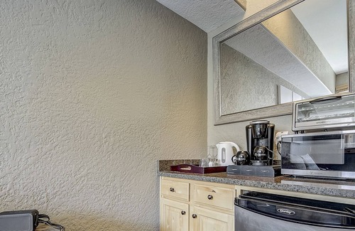 Park City Apartment | 425A Mountain Getaway King Suite w/jetted tub pool hot tub gym @ Canyons Village