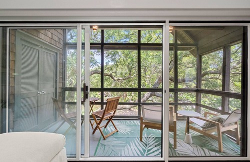 West Beach Condo | 4295 Mariners Watch: Newly Renovated, Beach Gear Credit, 2 Minutes to the Beach