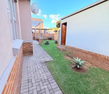 Emalahleni Apartment | 43 Home self Catering with backup power