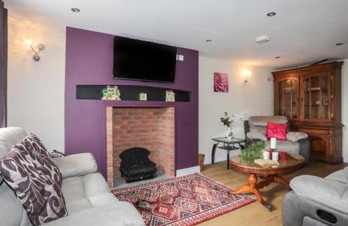 Llanllyfni House | 43 Hyfrydle Road