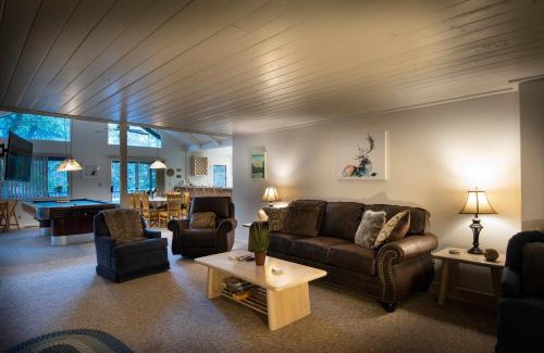 North Wawona Ski Chalet | 43 The Last Resort
