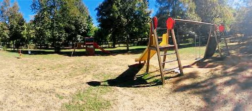 Sainte-Nathalene RV Rental | 430 ft² Mobile home
