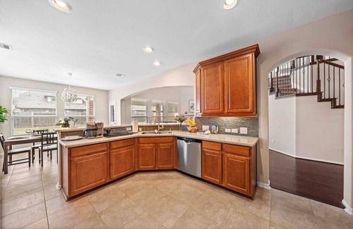 Deer Park House | 4314 Juniper Ln · ?Houston House~Sleeps 16~Arcade Style Game Room?