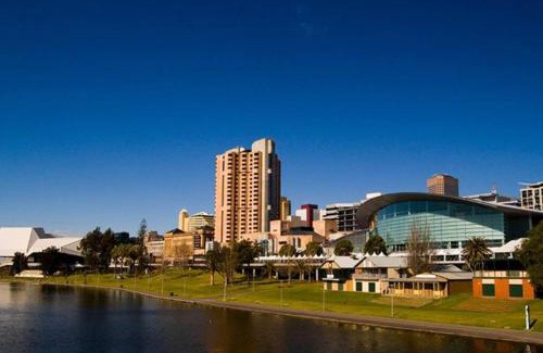 Adelaide Central Business District Apartment | 435/247 gouger st. ex hotel room in the city
