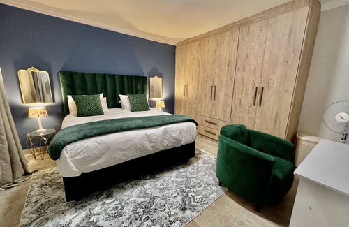 Greater Johannesburg Metropolitan Area Hotel | "435 on Vale Boutique Aparthotel”: A Luxurious Retreat in the Heart of Elegance