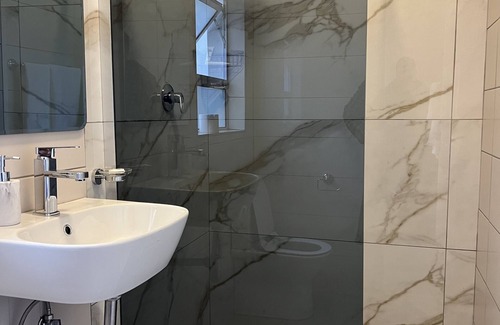 Greater Johannesburg Metropolitan Area Hotel | "435 on Vale Boutique Aparthotel”: A Luxurious Retreat in the Heart of Elegance