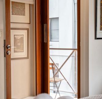 Adelaide Central Business District Apartment | 44 on Gilbert - CBD Studio