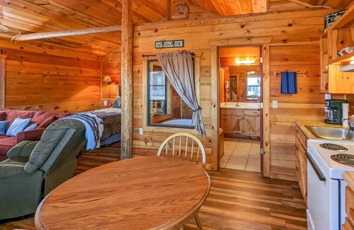 Mountain View House | #44 Pinewood Cabin ~ next to the square
