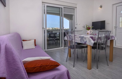 Rogoznica Apartment | 45 m² Apartment ∙ 2 bedrooms ∙ 5 guests