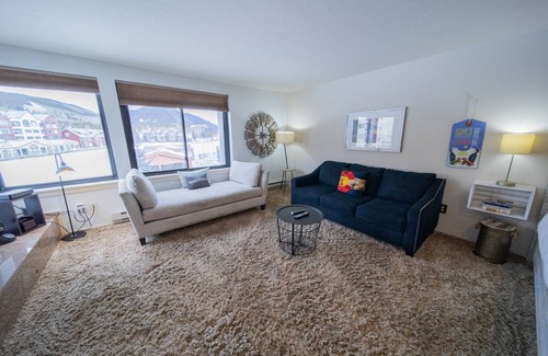 Lakeside Village Condo | 45 m² Condo ∙ 4 guests