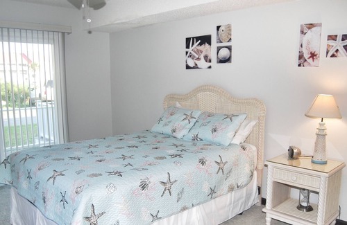 Windy Hill House | 4510 Seaview Street Nmb 3 Bedroom Home by Redawning