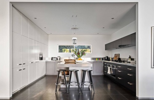Jaspers Brush House | '454 @ Jaspers' - Luxurious Paradise Near Berry