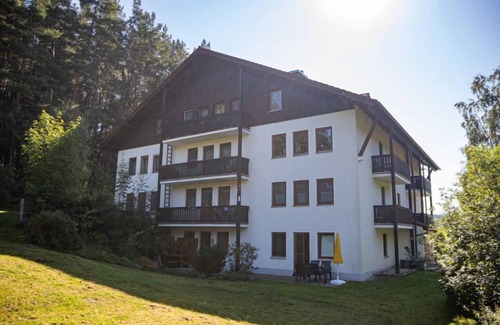 Weissenstadt Apartment | 45qm-große Ferienwohnung im 1. Stock mit Blick zum Wald