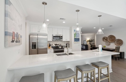 Folly Field House | 46 Folly Field, Quick Walk to Beach, Large Pool, Private Yard, Pet Friendly