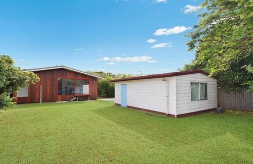 Currimundi House | 46 Gothic Parade Currimundi QLD