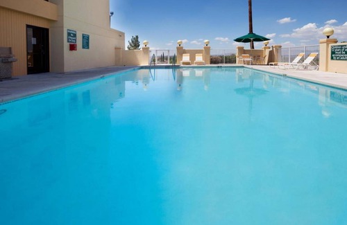 Biggs Field Hotel | 46 m² Hotel ∙ 127 guests