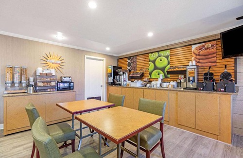 Biggs Field Hotel | 46 m² Hotel ∙ 127 guests