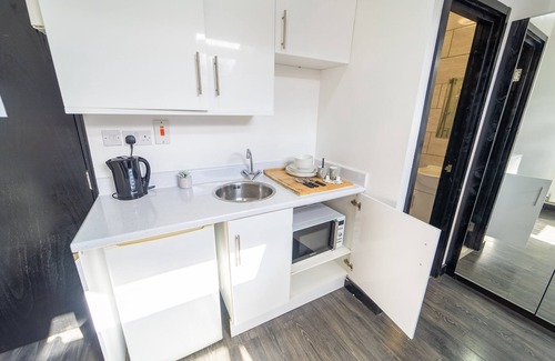 Selly Oak House | 46 North Road Studios Near QE and UOB