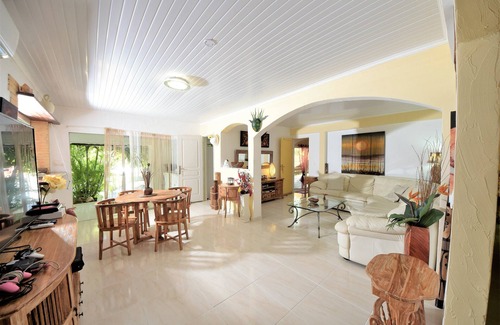 Sainte-Anne Villa | 460 m² paradise villa with swimming pool (max. 24 people)