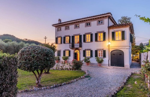 Vorno Villa | 460 m² Villa ∙ 5 bedrooms ∙ 10 guests