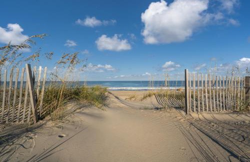 Kitty Hawk House | 4785 - Paradise Found BY Resort Realty