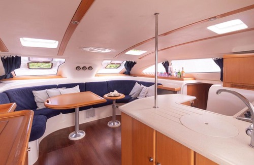 Cozumel Boat Rental | 47ft Deluxe Catamaran, 2 rooms, 2 bathrooms
