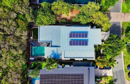 Mount Coolum House | 48 Boardrider Crescent