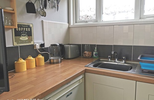 Cromer Cottage | 48 Kings Chalet Park - a holiday chalet that sleeps 4 guests in 2 bedrooms