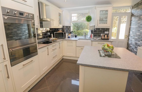 Windermere Cottage | 48 Oak Street