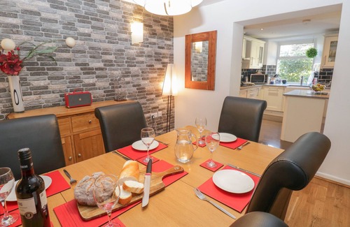 Windermere Cottage | 48 Oak Street