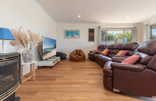 Forster House | 48 Wyuna Place