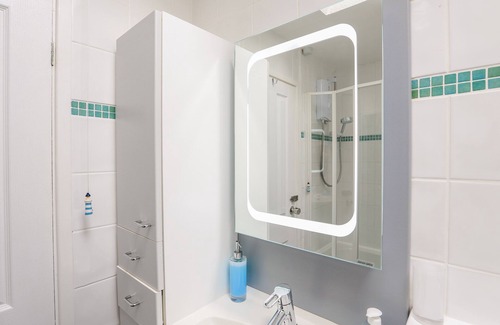 Malborough Cottage | 49 CUMBER CLOSE, family friendly, with a garden in Malborough