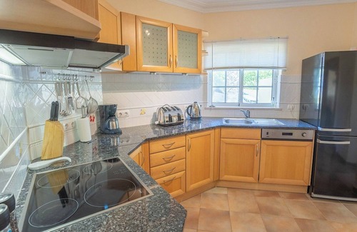 Carvoeiro Ski Chalet | 49 Presa da Moura Superbly 2 Bed Townhouse Close to Carvoeiro