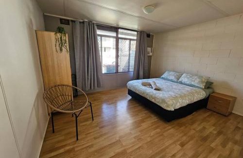 Kambalda Apartment | 4b Kambalda East