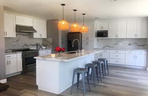 Westside Costa Mesa House | 4bd 3ba modern house Disneyland & Beach
