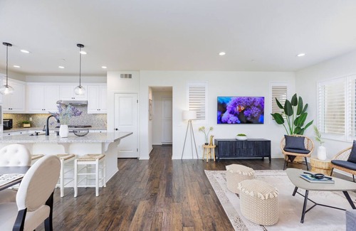 Fullerton House | 4BD 4BA Family Home near Disneyland