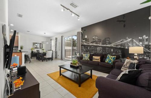 Bellavida House | 4BD Charming home with Pool and BBQ near Disney