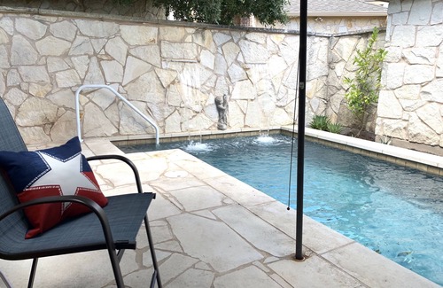Forest Creek House | 4BD House w/Private Pool. Near Golf Course, Waterparks & Dell Diamond!