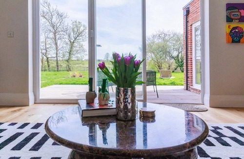 Lightwater House | 4BD Luxurious Countryside Retreat Scenic Views